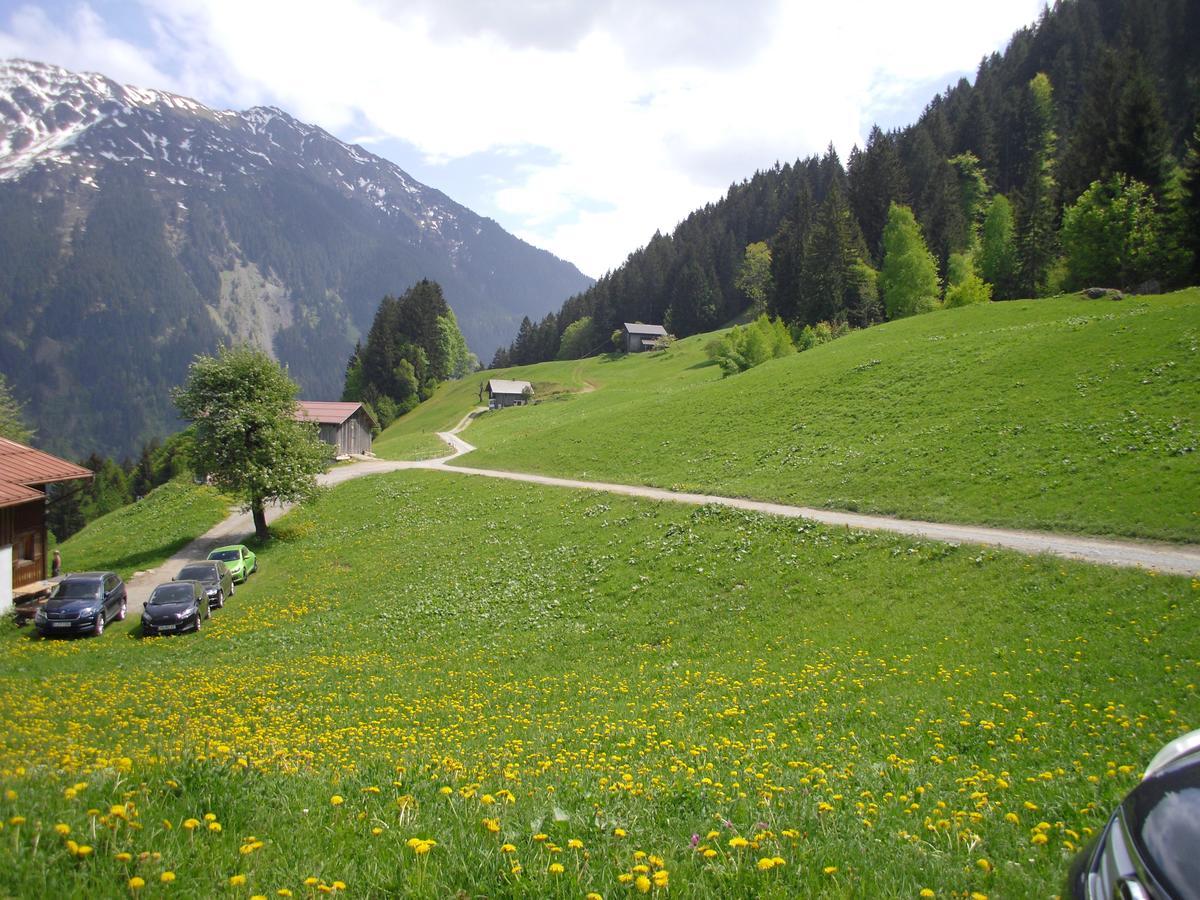 Maisaess Lifinarblick Villa Schruns Exterior photo